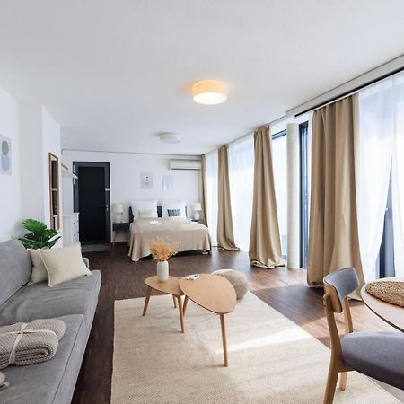 Global Living - Design Apartment I Rathausplatz I Beamer I Ac I Kitchen I Augsburg Exterior photo